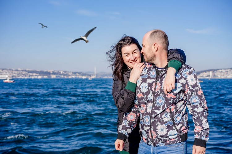 a-married-couple-overlooking-the-bosphorus