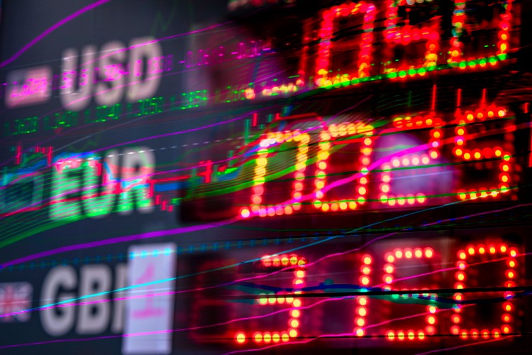 digital-scoreboard-with-rates-of-foreign-currencies