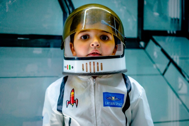 kid-in-the-cosmonaut-costume