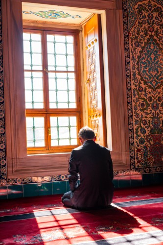 muslim-in-the-mosque