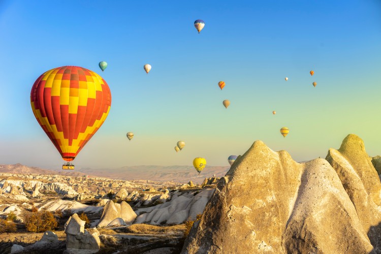 colorful-air-balloons-over-cappadocia