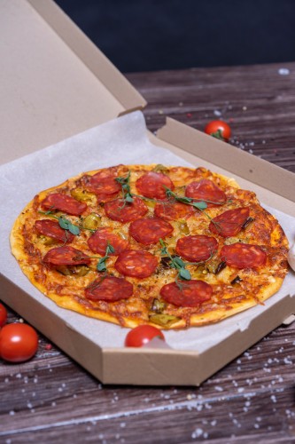 open-box-with-a-pepperoni-pizza