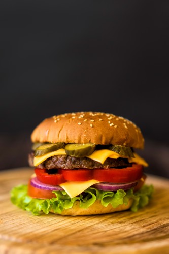 hamburger-on-a-wooden-light-plate-
