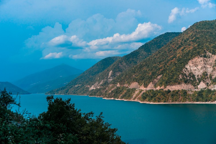 picturesque-view-of-jinvali-lake-in-georgia