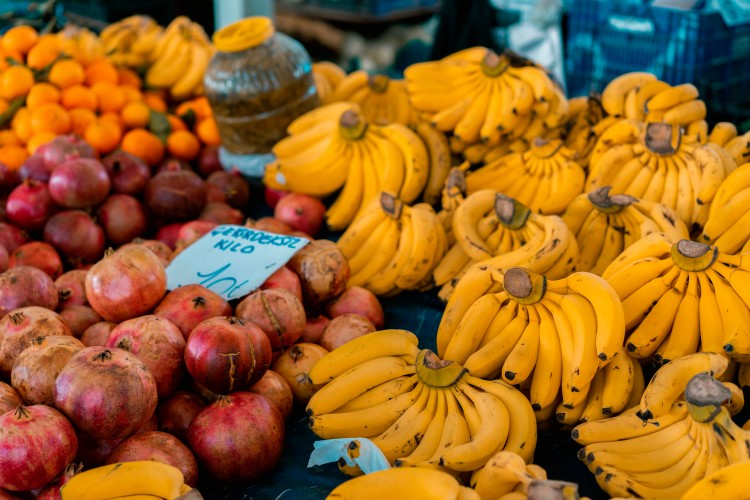 ripe-fruits-at-the-turkish-market