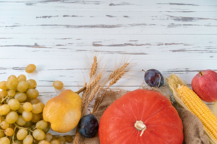autumn-harvest-composition-on-wooden-background