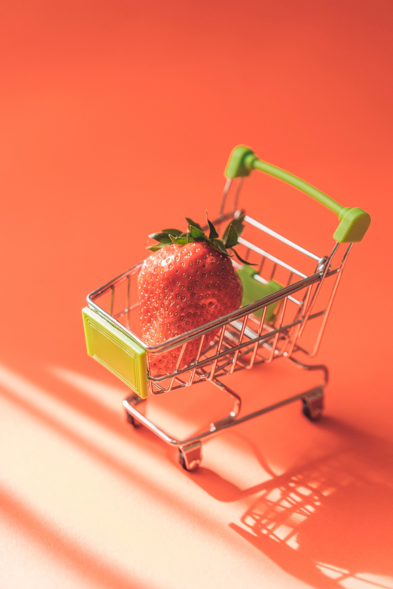 Strawberry in the shopping cart