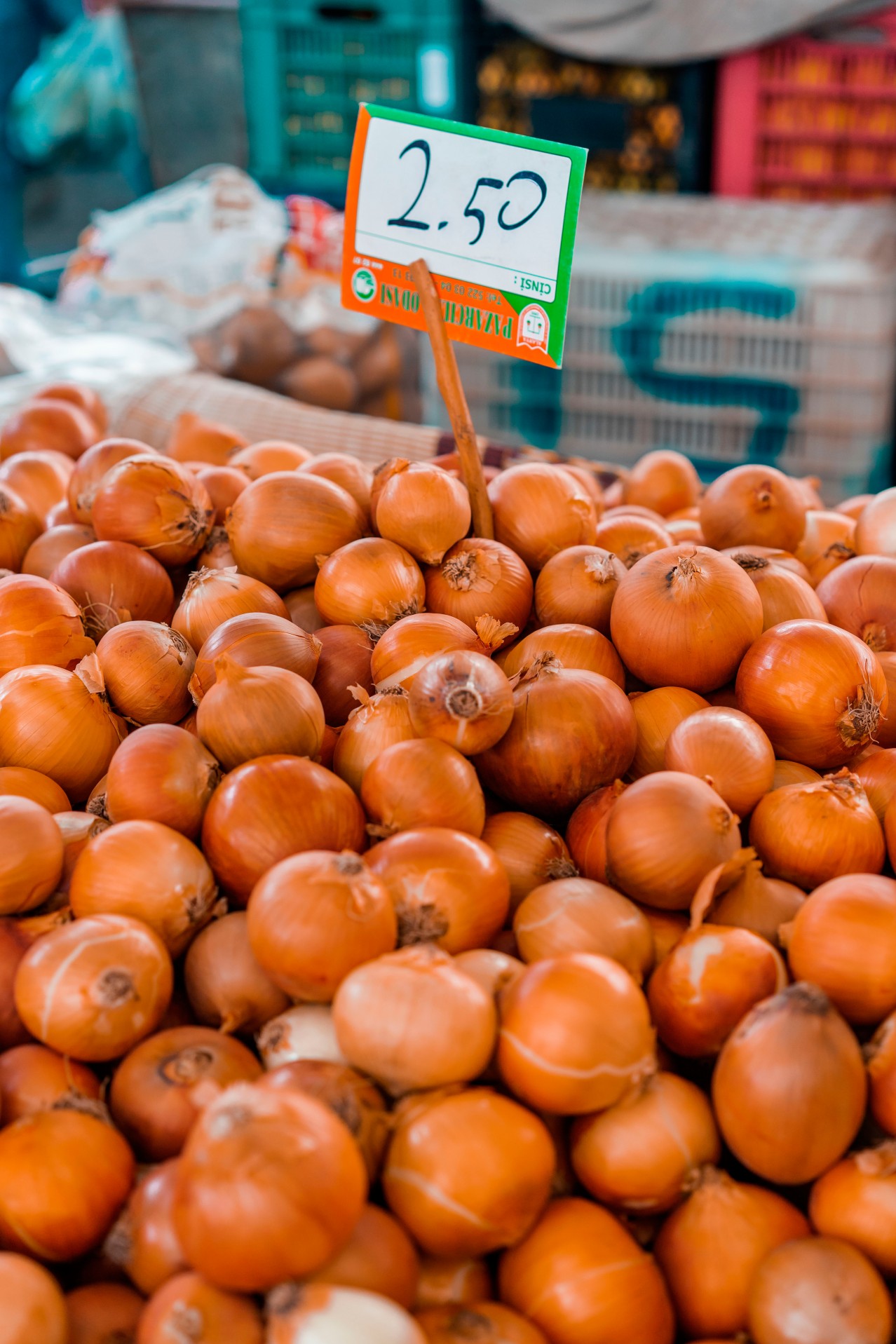 Ripe onions at the food market